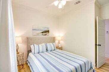 بيت ريفى Lovely Bay St Louis Retreat W/ Dock & Canal Access