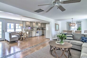 Lovely Fenwick Island Home W/ Fire Pit + Bay Views