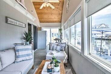 Lovely Fenwick Island Home W/ Fire Pit + Bay Views