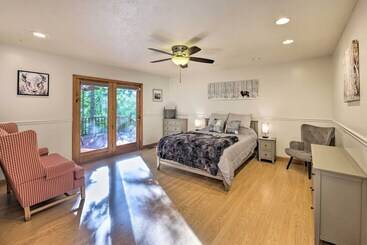 کلبه Majestic Caldwell Retreat W/ Wraparound Deck!