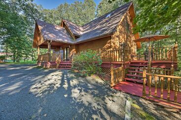 Majestic Caldwell Retreat W/ Wraparound Deck!