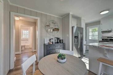 Mid Century Modern Cottage In Ardmore Area!