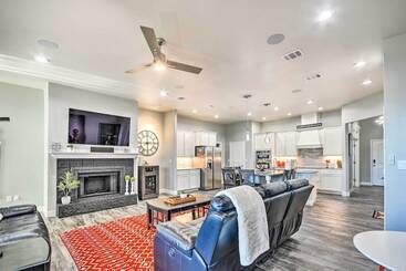 Modern Amarillo House W/ Fire Pit + Hot Tub!