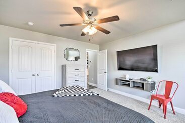 Modern Amarillo House W/ Fire Pit + Hot Tub!