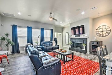 Modern Amarillo House W/ Fire Pit + Hot Tub!