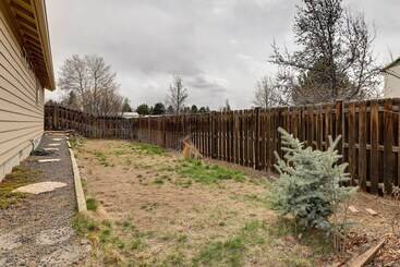 Pet Friendly Bend Home W/ Hot Tub & Patio!