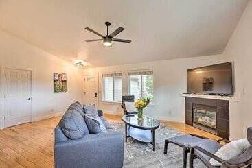 Pet Friendly Bend Home W/ Hot Tub & Patio!