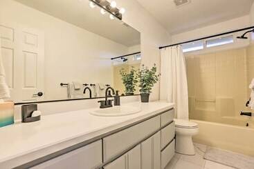 Pet Friendly Bend Home W/ Hot Tub & Patio!