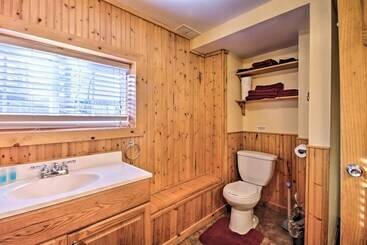 Rustic Eucha Dwelling W/ Balcony, Grand Lake Views