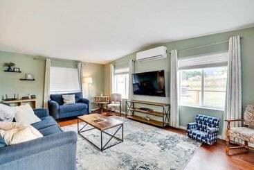 Serene Sequim Retreat W/ Deck: Pets Welcome!