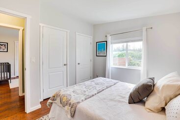 Serene Sequim Retreat W/ Deck: Pets Welcome!
