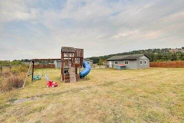 Serene Sequim Retreat W/ Deck: Pets Welcome!