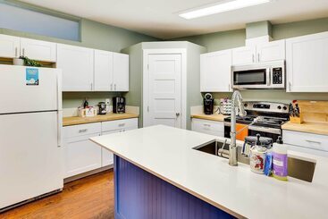 Serene Sequim Retreat W/ Deck: Pets Welcome!