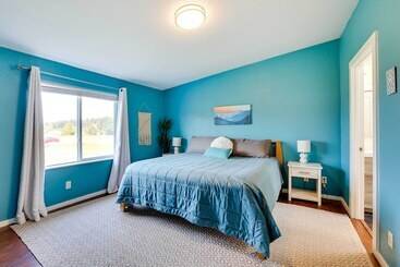 Serene Sequim Retreat W/ Deck: Pets Welcome!
