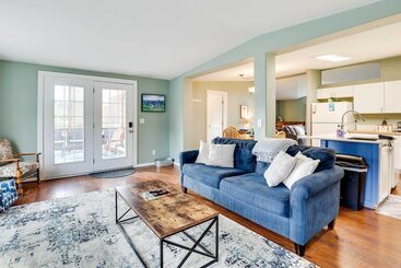 Serene Sequim Retreat W/ Deck: Pets Welcome!