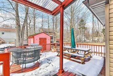 Updated Tobyhanna Home: Family & Pet Friendly