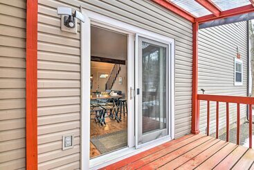 Updated Tobyhanna Home: Family & Pet Friendly