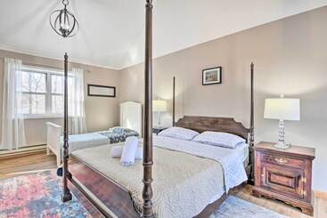 Updated Tobyhanna Home: Family & Pet Friendly