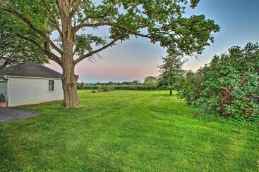Whimsical Lancaster House W/porch, Near Amish Farm