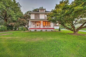 Whimsical Lancaster House W/porch, Near Amish Farm