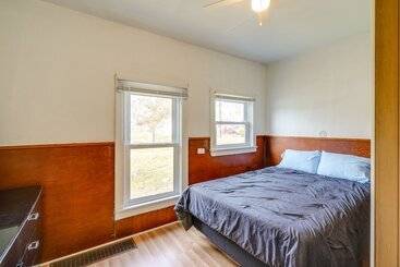 Cedar Rapids Vacation Home Near Downtown District!