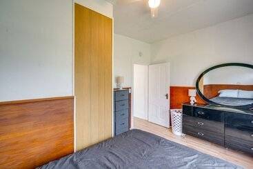 Cedar Rapids Vacation Home Near Downtown District!