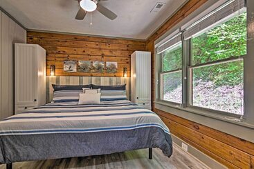 コテージ Clyde Cabin Hideaway: Porch & Grill