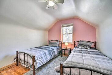 کلبه Charming Detroit Escape   14 Mi To Downtown!