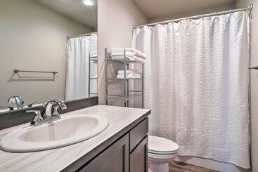 Charming Home W/ Mtn & Columbia River Views!