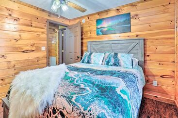 コテージ Charming Jamestown Cabin W/ Large Backyard!