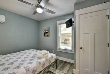 Chic Outer Banks Bungalow < 1 Mi To Beach!