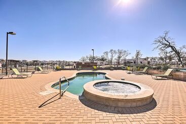 Tiny Home W/ Pool Access, 8 Mi To Downtown Austin!