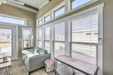 Tiny Home W/ Pool Access, 8 Mi To Downtown Austin!
