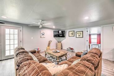 Cottage With Patio & Shared Waterfront Perks!
