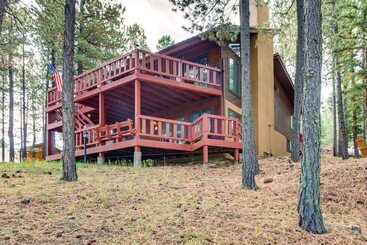 Cozy Angel Fire Escape W/ Golf Course Views!