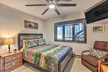Cozy Angel Fire Escape W/ Golf Course Views!