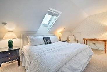 بيت ريفى Cozy Getaway: Private Hot Tub, Near Skiing!