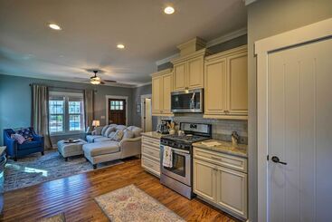 Cozy Southern Pines Retreat 1 Mi To Downtown!
