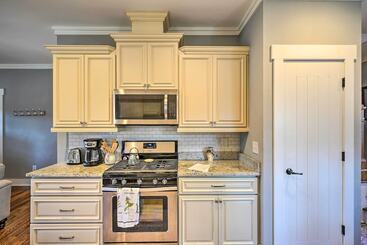 Cozy Southern Pines Retreat 1 Mi To Downtown!