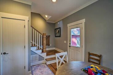 Cozy Southern Pines Retreat 1 Mi To Downtown!