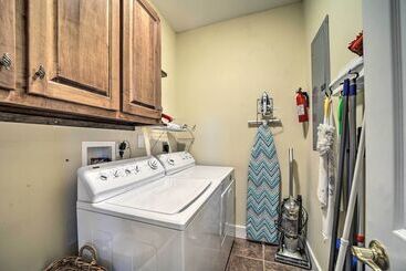 コテージ Glenville Serenity Lodge  Cabin: Lake Views!