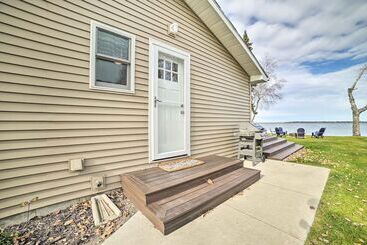 Houghton Lake Cottage W/ New Private Deck!