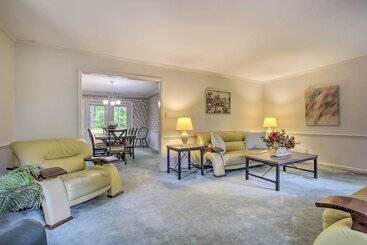 Peaceful Durham Retreat On Pond With Huge Deck!
