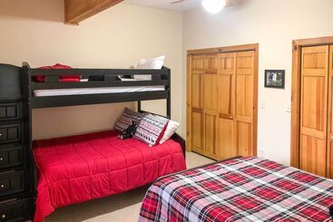 コテージ Private Sapphire Valley Resort Cabin W/ Mtn Views!