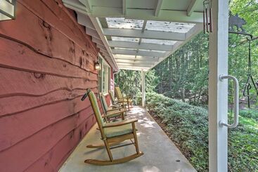20 Acre Cabin W/ Pond: 6 Mi To River Arts District