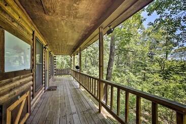 Secluded Studio W/ Deck, ~8 Miles To Beaver Lake!
