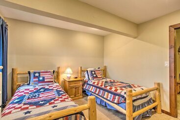Sprawling Fraser Cabin W/ Private Hot Tub & Deck!