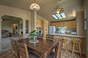بيت ريفى Stunning & Quiet Helena Home W/ Covered Porch