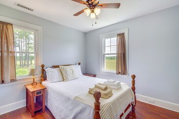 茅舍 Updated Cape Charles Home ~ 2 Mi To Beachfront!