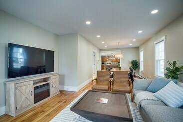Updated Home In Heart Of Rutland, Near Slopes